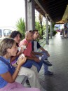 Pausa pranzo all'autogrill 3 * 960 x 1280 * (1.08MB)